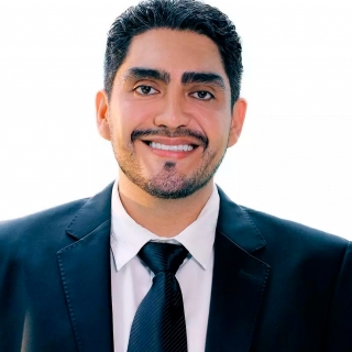 Dr. Rafael Molina Vargas Implante dentário moderno Sorocaba Lentes de porcelana Sorocaba